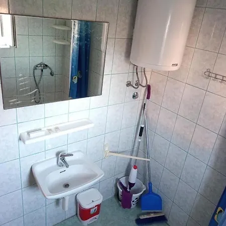 In With Balcony, Wifi 4620-94 Guest house Lopar